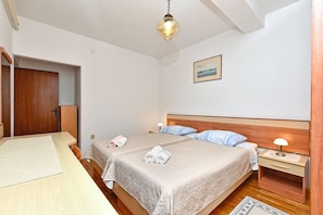 Internet - Apartment 2394/160215 (Istria - Pula), 750m from the beach (Pula)