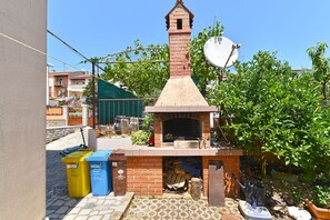 Property grounds - Apartment 2394/160215 (Istria - Pula), 750m from the beach (Pula)