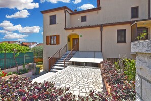 Exterior - Apartment 2394/160216 (Istria - Pula), 750m from the beach (Pula)