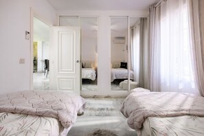 2 bedrooms, iron/ironing board, free WiFi, bed sheets