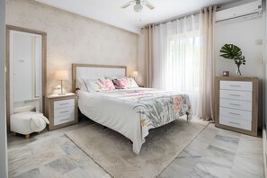 2 bedrooms, iron/ironing board, free WiFi, bed sheets