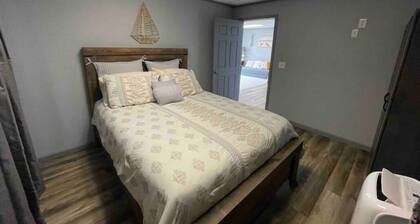 Charming 2-bedroom house in amazing Chalmette with WiFi, AC
Gator