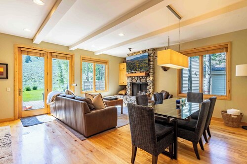 Sun Valley Hillside Home | Hot Tub + Mountain Views