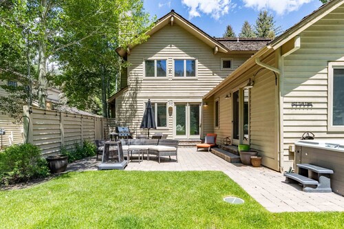 Sun Valley Hillside Home | Hot Tub + Mountain Views