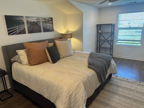 3 chambres, fer et planche à repasser, Wi-Fi, draps fournis