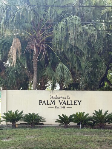 Welcome to your Palm Valley Country Club getaway