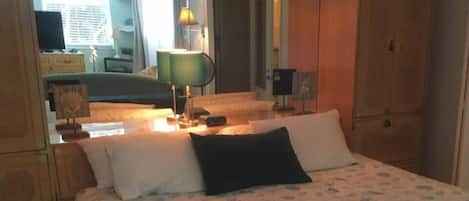 Iron/ironing board, WiFi, bed sheets