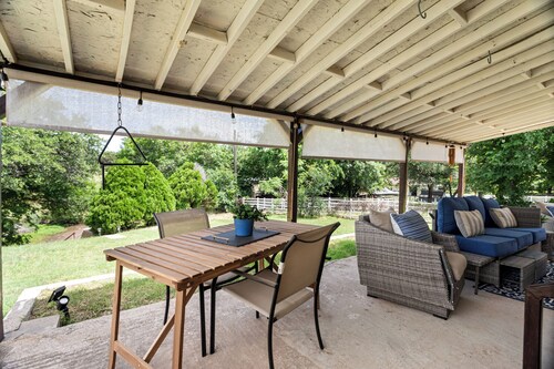 Pet-Friendly Lakefront Retreat w/ Boat Access!