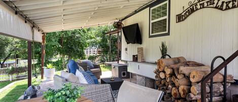 تناول الطعام بالخارج