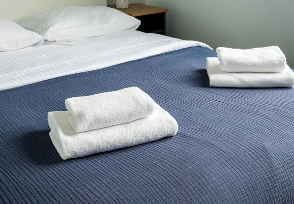 1 chambre, fer et planche à repasser, Wi-Fi, draps fournis