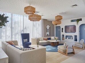 TV - Résidence Odalys Collection Riviera by Interhome (Hyères)