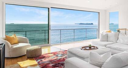 Panoramic Ocean Views with Sauna, AC, and Parking