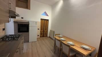 Refrigerador, horno, parrilla de estufa y lavavajillas