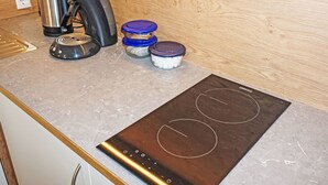 雪櫃、微波爐、廚房用具/餐具/器皿