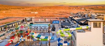 Pecan Valley Retreat Sleeps 58| 2 Private Pools & Pickleball Courts