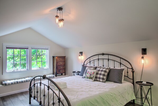 1 bedroom, iron/ironing board, free WiFi, bed sheets