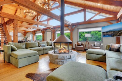 Broad Top Cabin | Pond + Putting Green + Sauna, Perfect for Groups