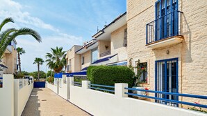 Unclassified image, 5 of 46, button - Villa 8: Chalet with private garden (Torrevieja)