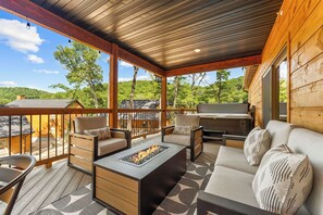 Property grounds - Vine & Branch Retreat (Hollister)