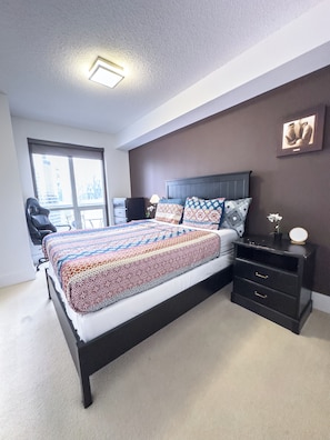 Iron/ironing board, WiFi, bed sheets