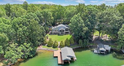 Private Lakefront Oasis - 5 Bedroom, Private Dock, & Firepit