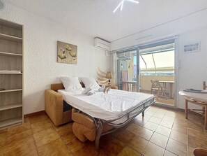 Unclassified image, 2 of 32, button - Blue Toscane • T2 + terrasse, garage et Wi-Fi (Sainte-Maxime)