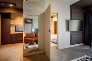 Skrivebord, wi-fi og sengetøy