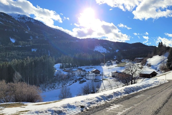 Wolke, Himmel, Berg, Schnee, Pflanze, Natürliche Landschaft, Steigung, Hochland, Sonnenlicht, Einfrieren