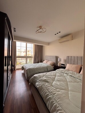 2 bedrooms, in-room safe, iron/ironing board, free WiFi