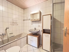 Hair dryer, towels