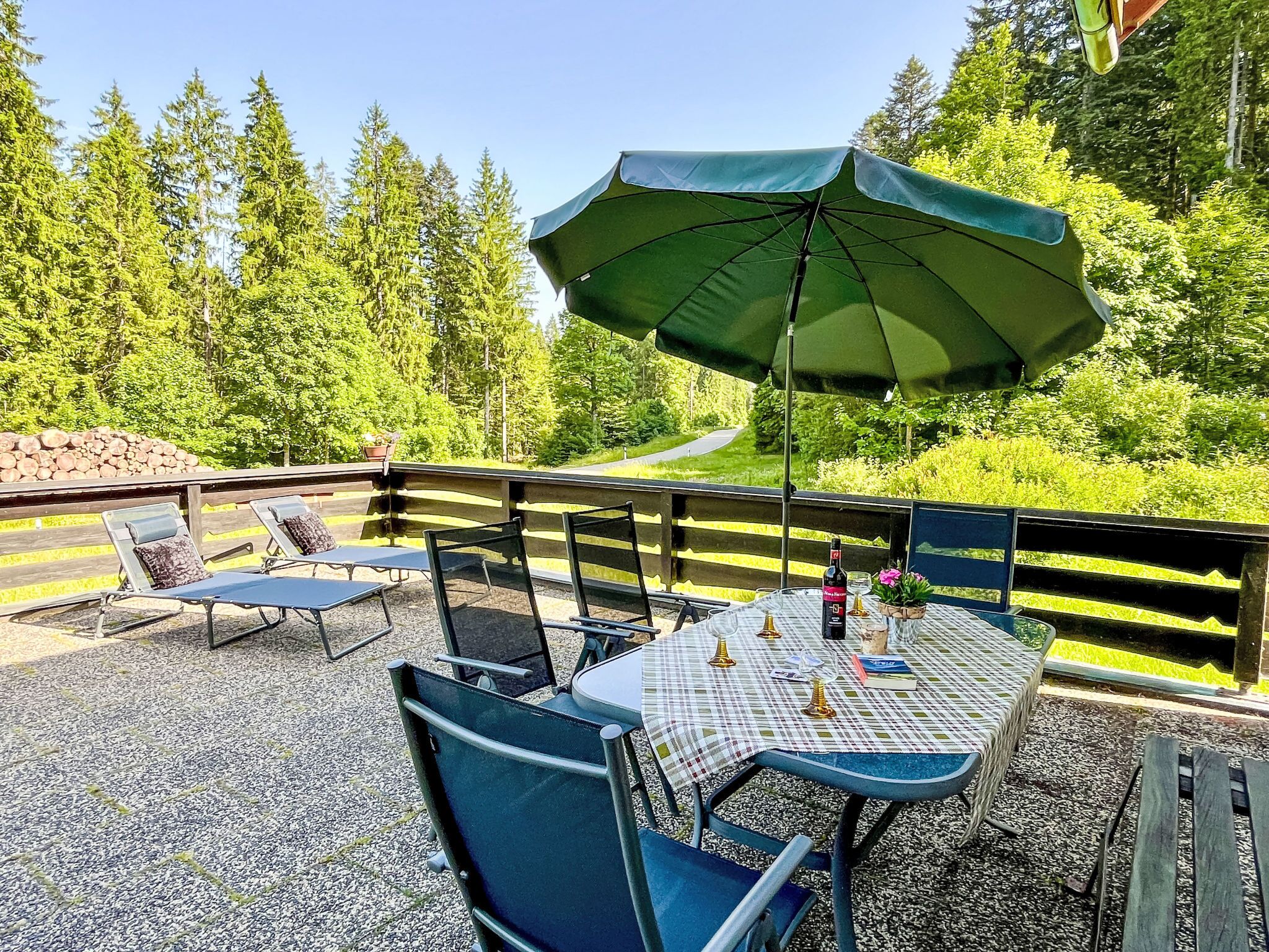 屋外ダイニングエリア