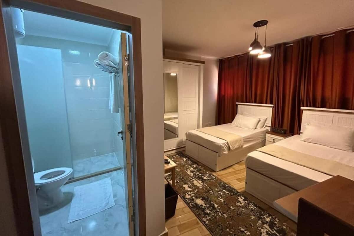 Standard Twin Room | Free WiFi