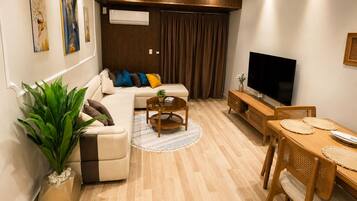 Apartment, 1 Bedroom, Balcony | Living area