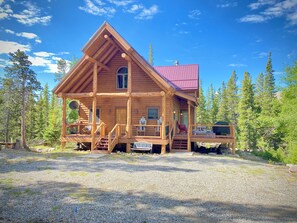 Exterior - New Rental! Pet Friendly Cabin, 24 miles to Breck - Golden Nugget (Fairplay)