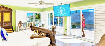 Waterfront / Covered alfresco lounge / Heated Pool / Anchor Key