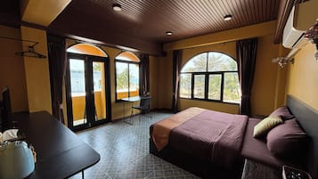 Deluxe Double Room, 1 King Bed, Balcony, Sea View | Individually decorated, individually furnished, desk, free WiFi