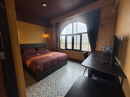 Room, 1 Queen Bed, Sea View | Individually decorated, individually furnished, desk, free WiFi