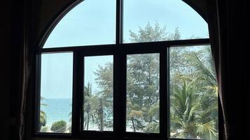 Deluxe Double Room, 1 King Bed, Balcony, Sea View | Beach/ocean view