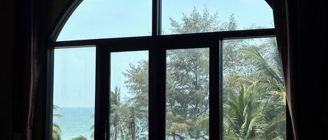 Deluxe Double Room, 1 King Bed, Balcony, Sea View | Beach/ocean view