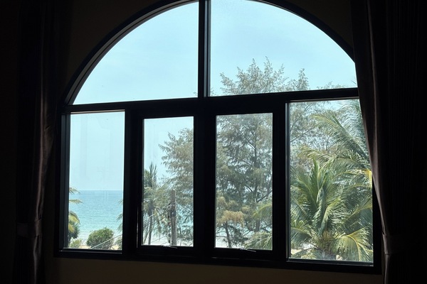 Deluxe Double Room, 1 King Bed, Balcony, Sea View | Beach/ocean view