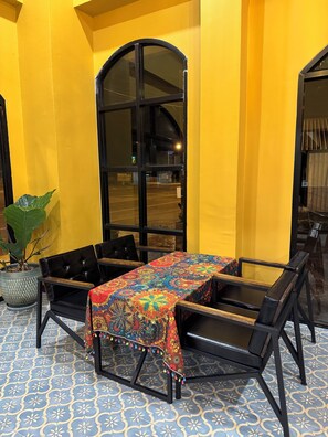Lobby - Phoenix Room (Pathio)