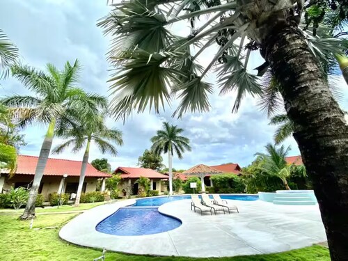 Linda Villa Claudia 27B