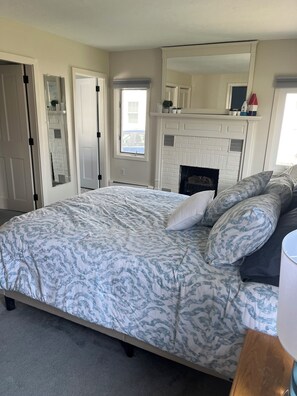 5 bedrooms, desk, iron/ironing board, free WiFi