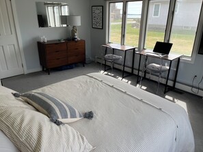 5 bedrooms, desk, iron/ironing board, free WiFi