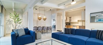 Luxury Villa El Cangrejo by Amazinn Places - Pool, Cinema & Basketball Court