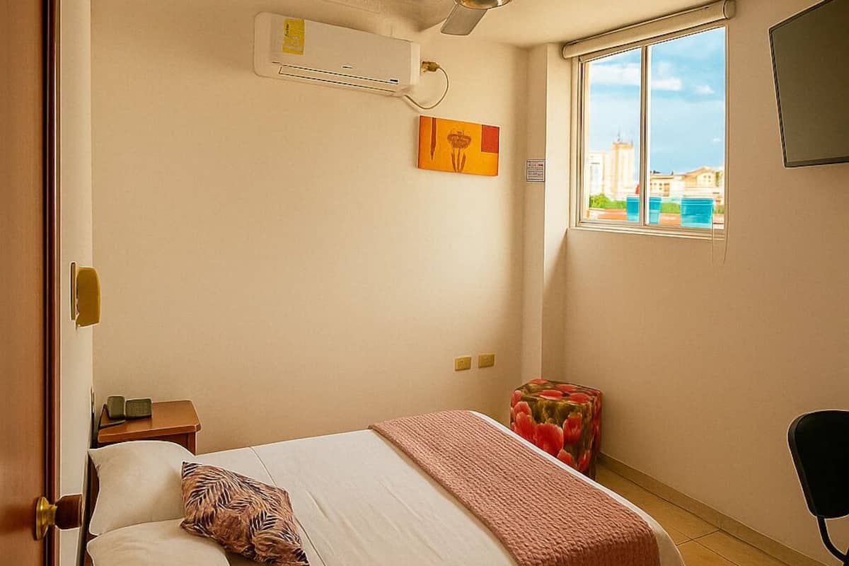 Standard Double Room, 1 Double Bed | Bathroom