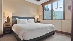 1 slaapkamer, een strijkplank/strijkijzer, gratis wifi, beddengoed