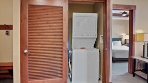 1 bedroom, iron/ironing board, free WiFi, bed sheets - One Ski Hill Suite — Central AC, Spa & Gondola (Breckenridge)
