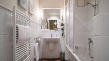 Apartment | Bathroom