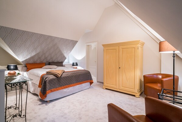 Apartment | 2 bedrooms, individually furnished, bed sheets